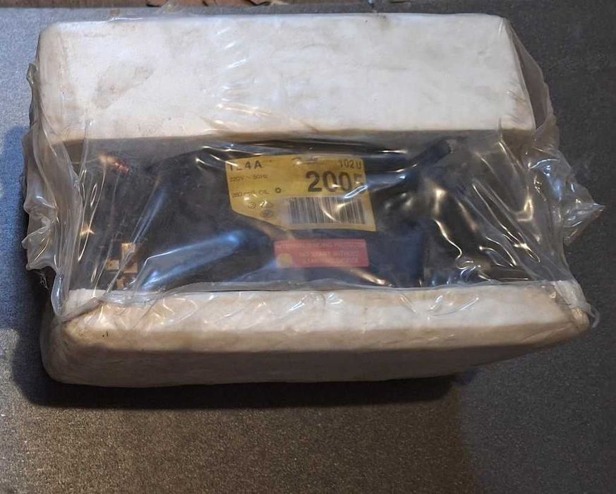 Чист нов компресор Danfoss TL4A (R12) – New Old Stock