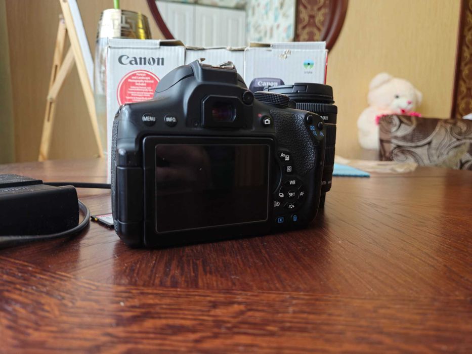 Canon EOS 750D фотоаппарат