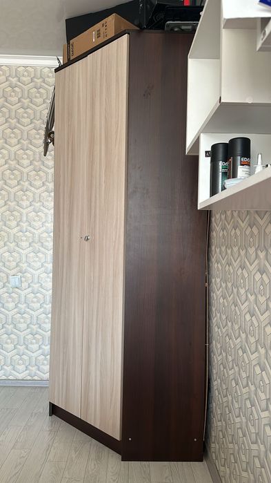 Угловой шкаф.  .