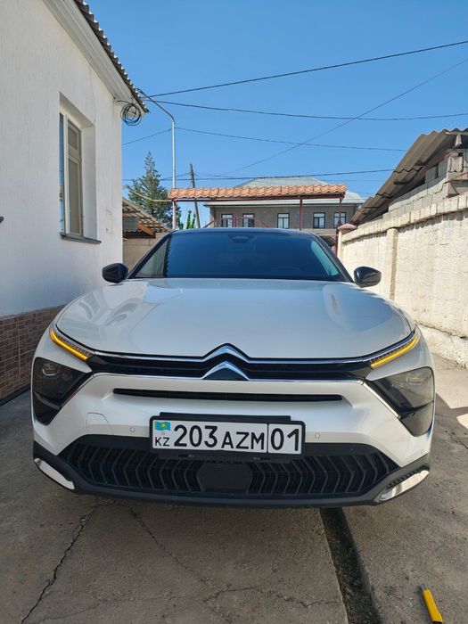 Автомобиль Ситроен С5 Х.