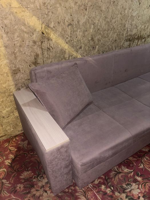 Диван,раздвижно почти новая