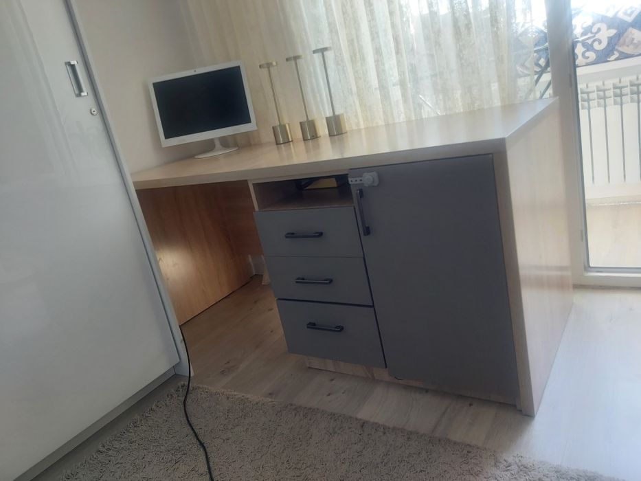 Продаю компьтерный стол