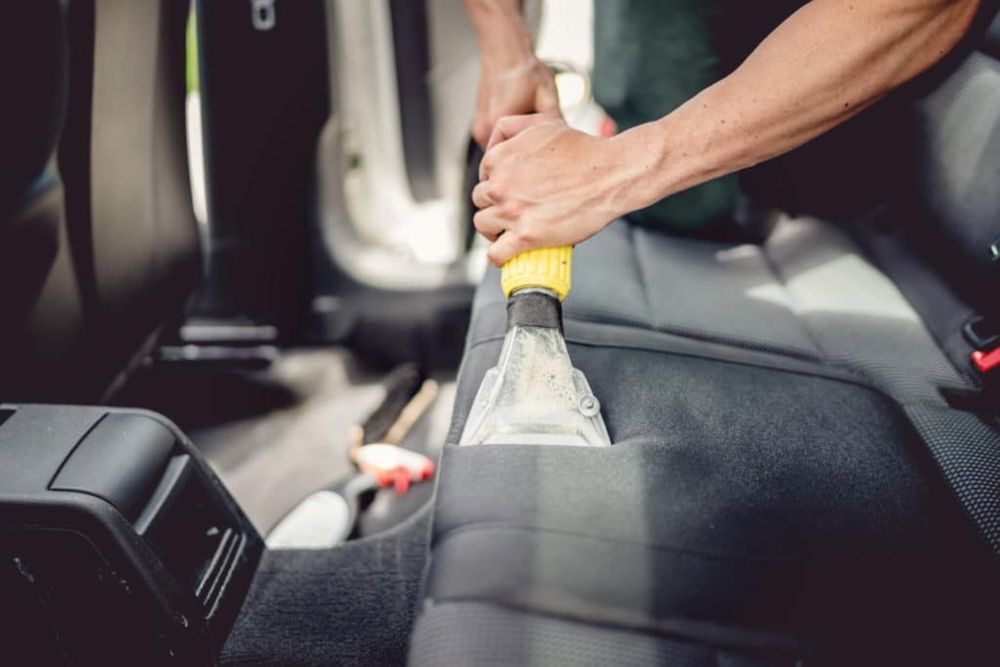 Detailing auto profesional - curatare tapiterie - injectie-extractie