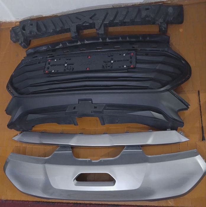 Авто бампер обвес комплекти сотилади ( Tracker мошинаники)