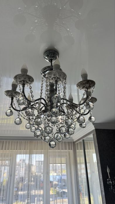 Люстра для гостиной.