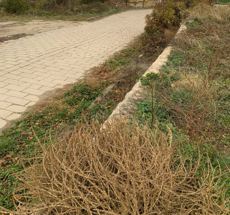 Продава се Парцел в Карлово - 680 кв.м за 120 €/кв.м - Снимка #1