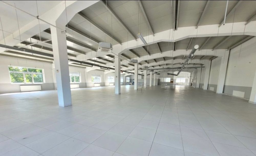 Дава се под наем Склад в Горна Оряховица - 2000 кв.м за 4500 € - Снимка #1