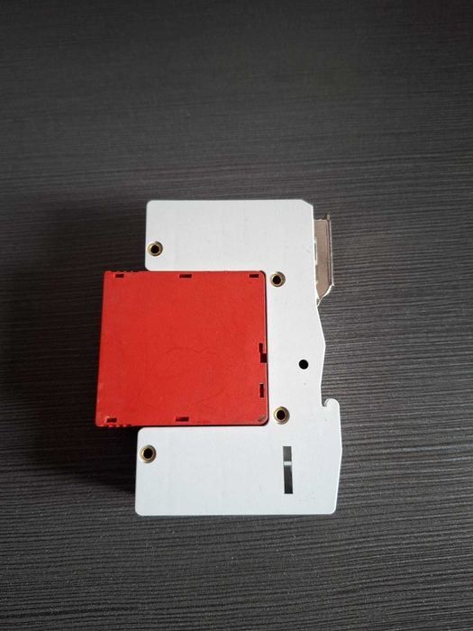 Нов защита от пренапрежение ELMARK SPD-B40/1P