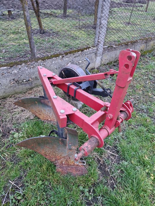 Plug Două Brazde si Grape