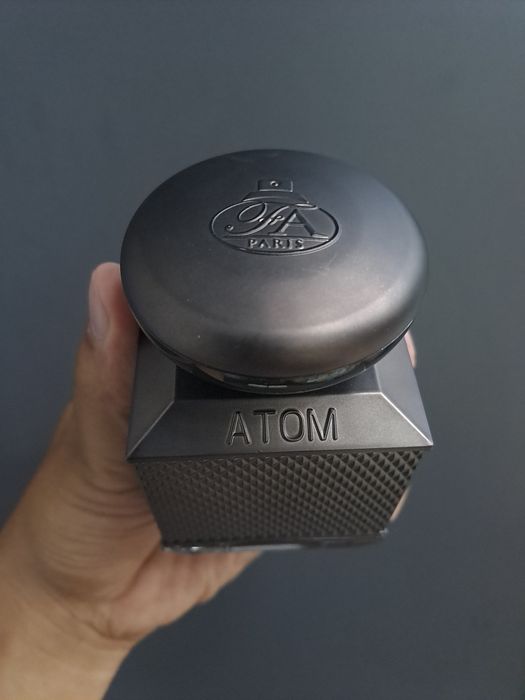 Atom Grey eau de Parfum