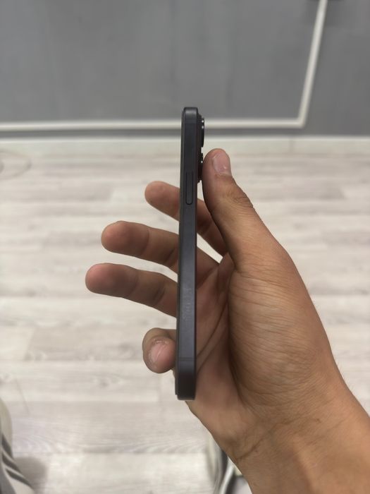 iPhone 15.