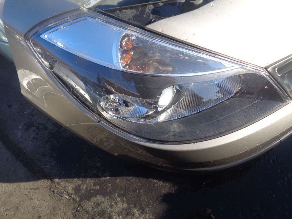 Vand fata completa Renault Clio3 din 2008