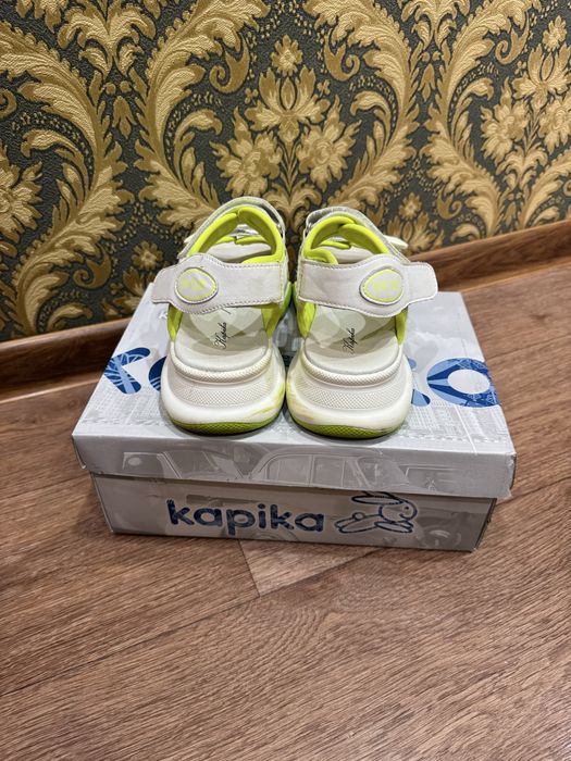 Продам спортивную обувь для девочки