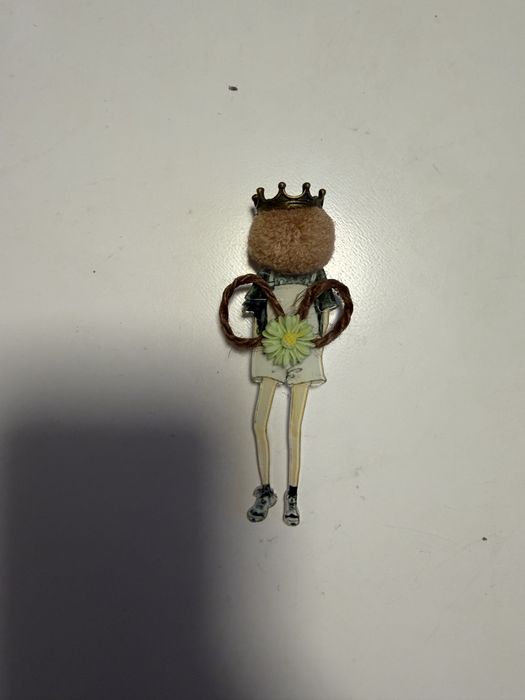 Брошки различни налични