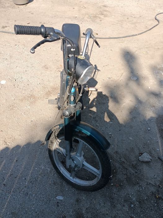 Vând Piaggio si 2 electronic
