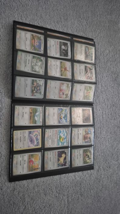 Album Pokemon cu cartonase originale