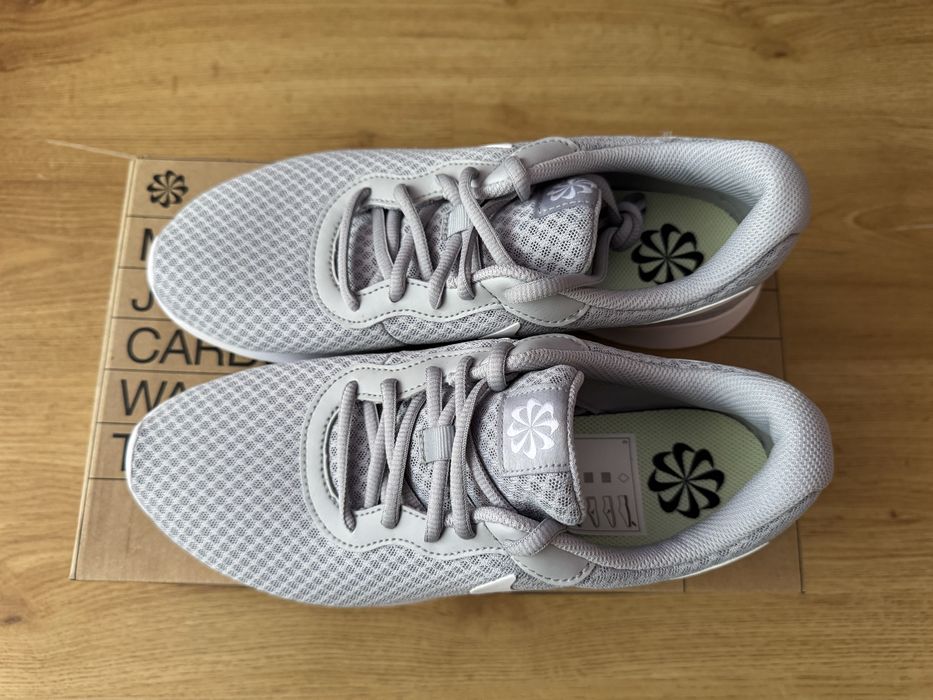 Nike Tanjun мъжки маратонки спортни обувки сив цвят