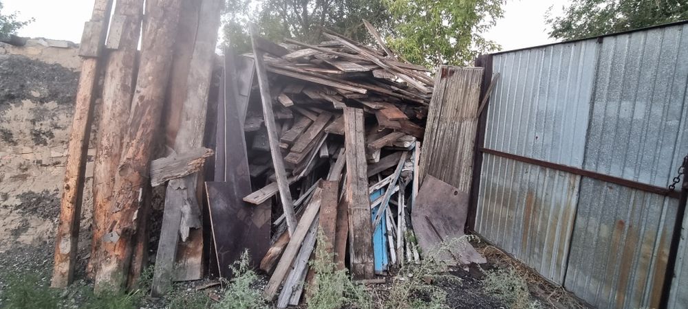 Доски на дрова, отдам даром