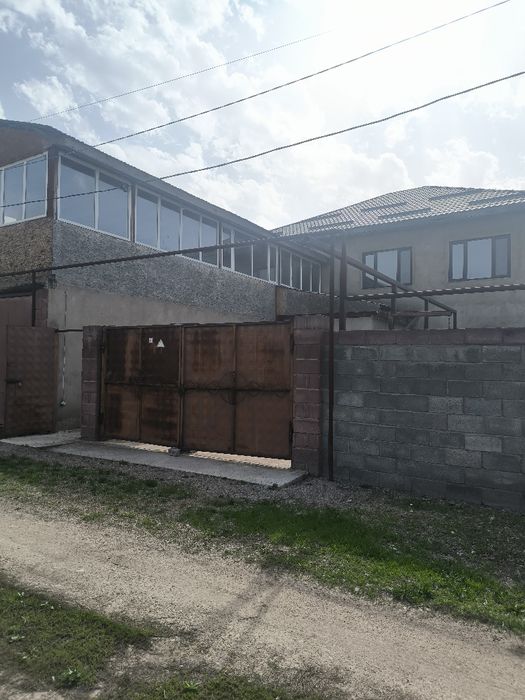 Продам двухэтажный дом