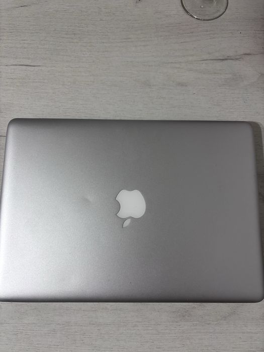 MacBook pro 13 inch mid 2012