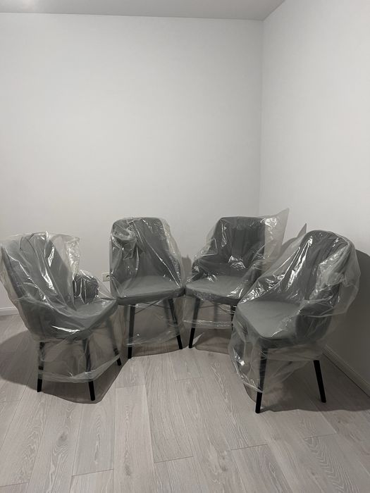 Vand 4 scaune de bucatarie/living noi