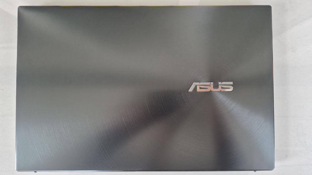 Asus ZenBook 14 UX425EA Extra Pack i7-1165G7, 16GB RAM, 1TB SSD Win 11