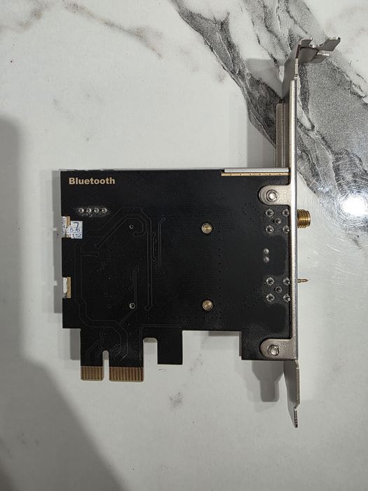 WiFi + Bluetooth адаптер за компютър
