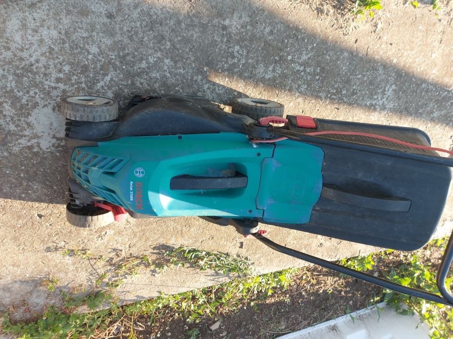 Masina tuns iarba Bosch 250lei