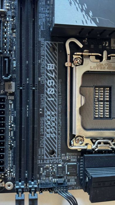 Placă de bază Mini-ITX Gigabyte B760I AORUS PRO DDR5 - Socket 1700