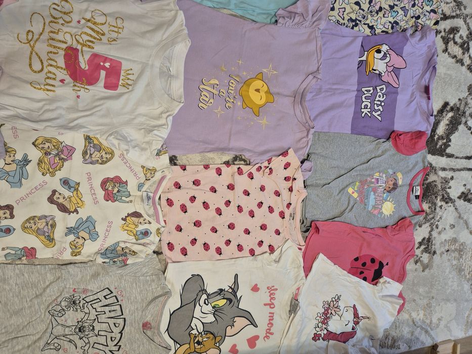 Lot tricouri 4-5ani. Stare foarte buna.