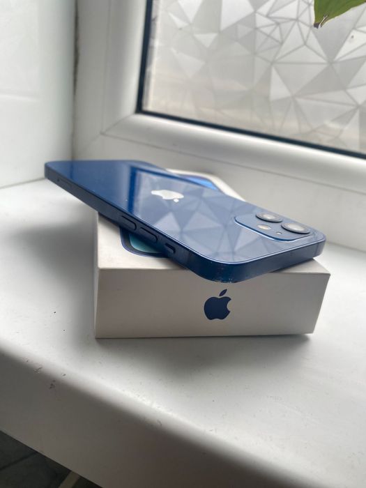 Продам айфон 12 128гб