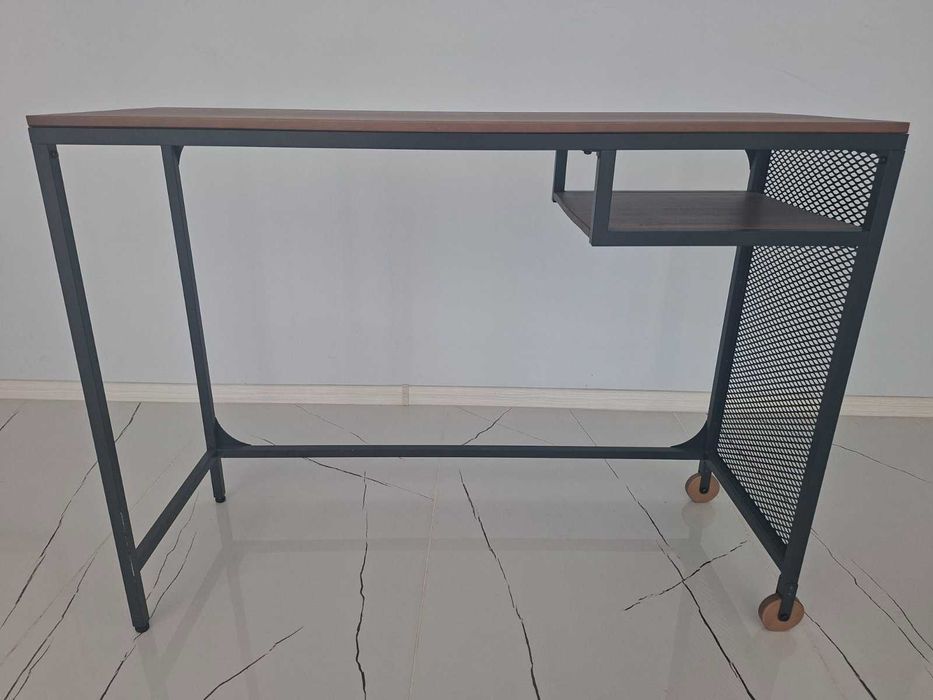 Офис обзавеждане