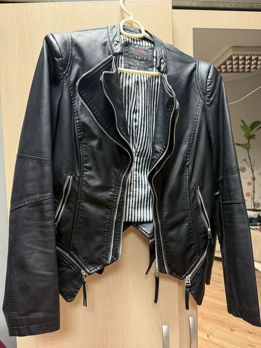 Черно Кожено яке