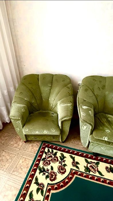 Диван и два кресла