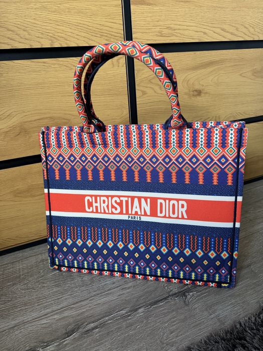 Чанти Dior, Guess, Ysl