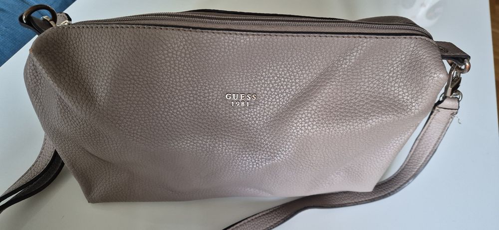 2бр.чанти на Guess