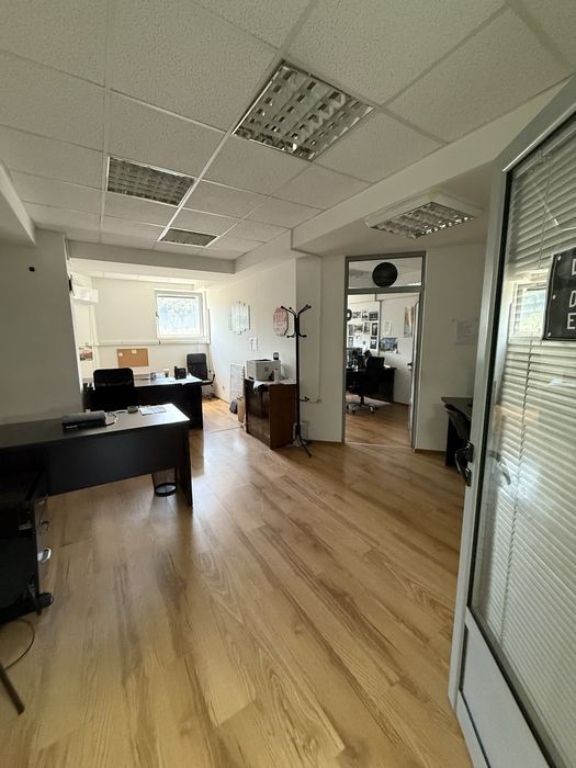 Дава се под наем Офис в Смолян, Нов център - 340 кв.м за 408000 € - Снимка #5