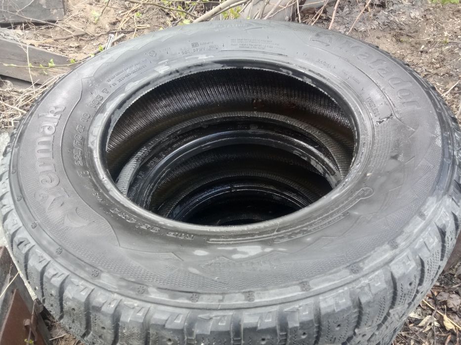 Покрышка на 225/70 R16 4шт Motodor