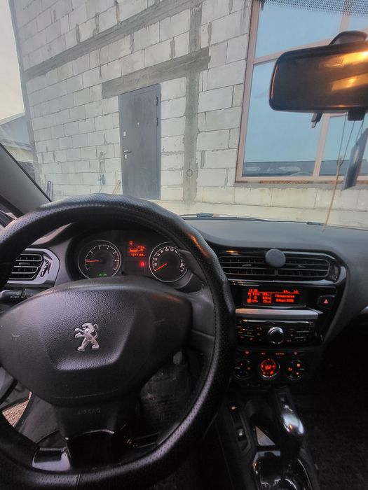 Peugeot 301 полная комплектация