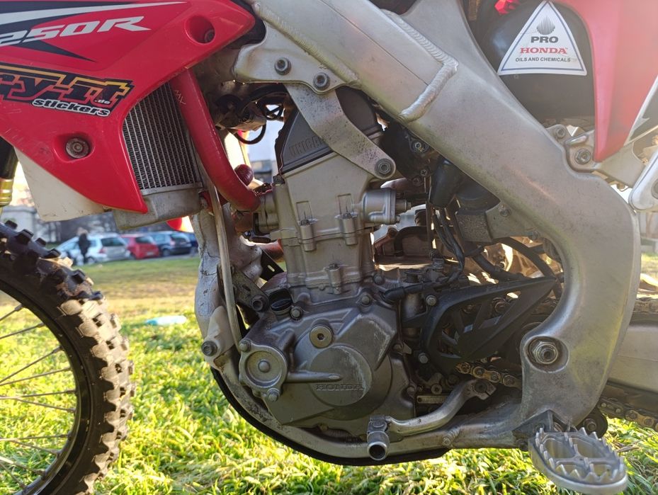 Продавам двата кроса