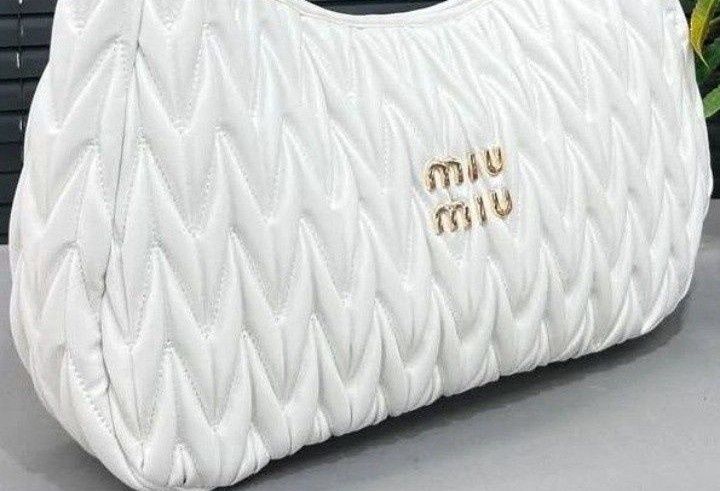 Geanta alb imaculat  Miu Miu,curea detasabila umăr, saculet, etichetă