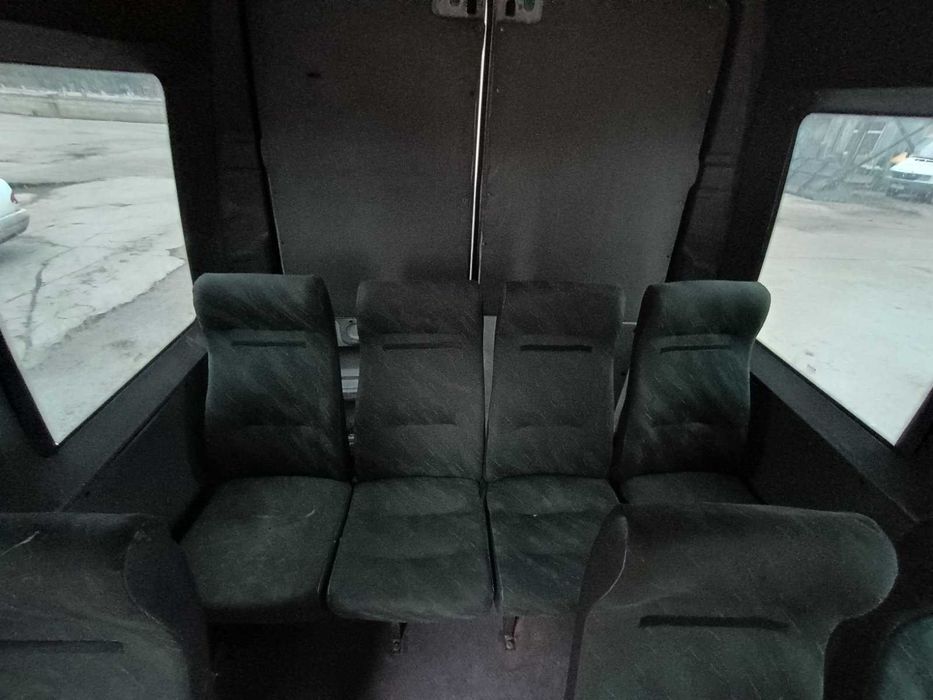 Пътнически бус Iveco 35S12 – отличен за превоз