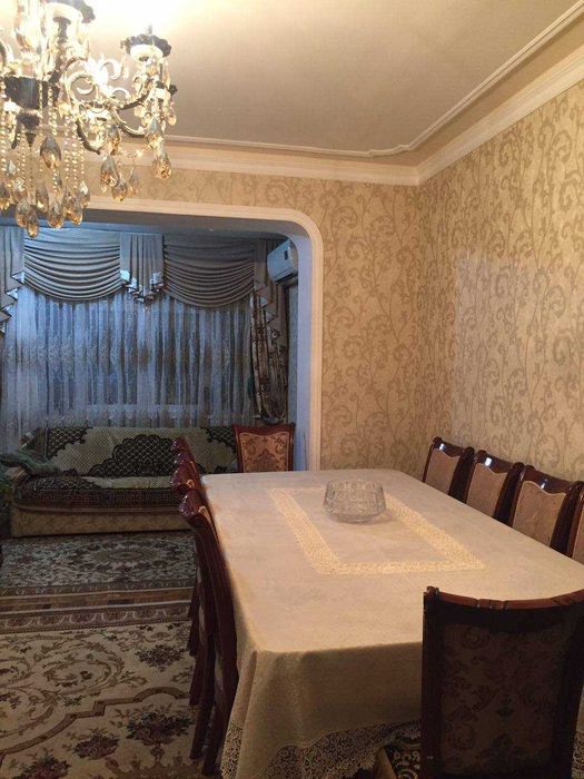 Продается мебель в зал: горка, комод и стол