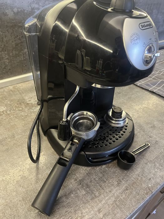 Кафе машина DeLonghi 1100w 15bar