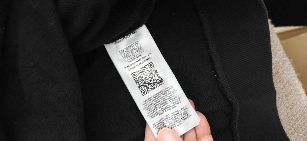 Guess блуза с голямо лого