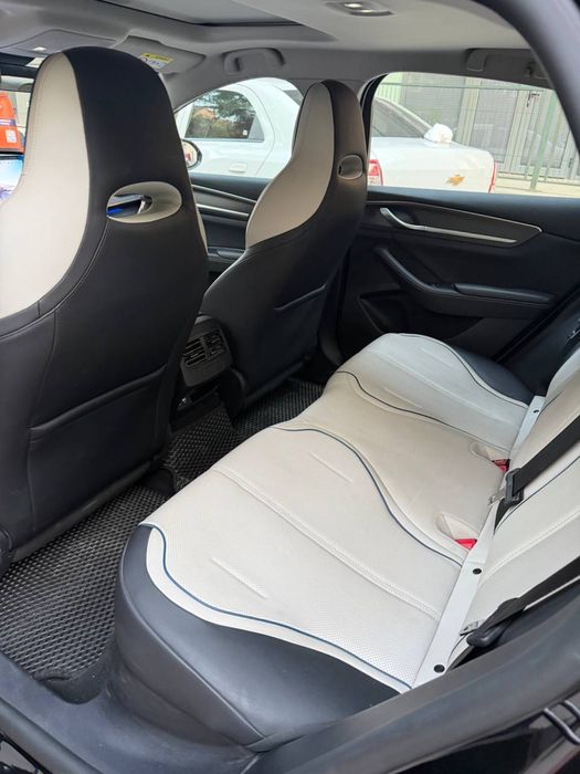 Chazor 2025 flagship