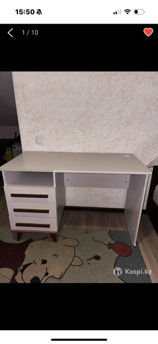 *Продам 2 письменных стола*