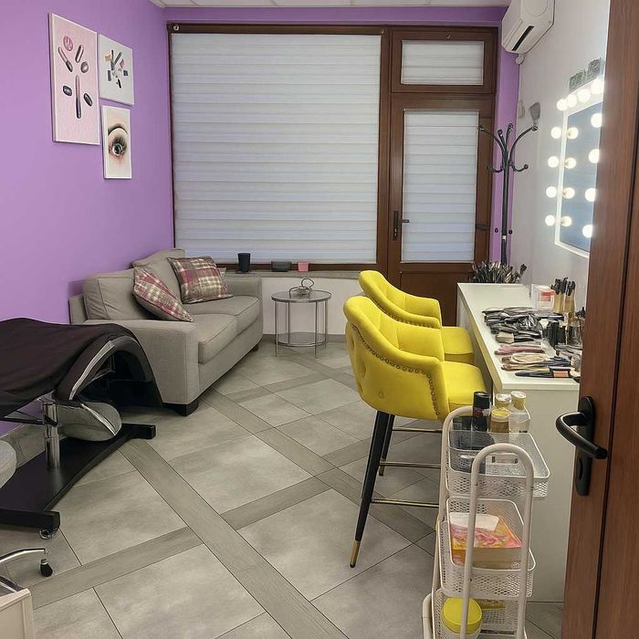 Дава се под наем Офис в Габрово, Център - 22 кв.м за 204 € - Снимка #1