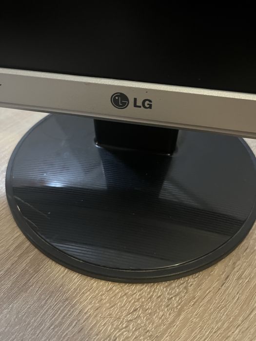 Монитор LG Flatron W2042S