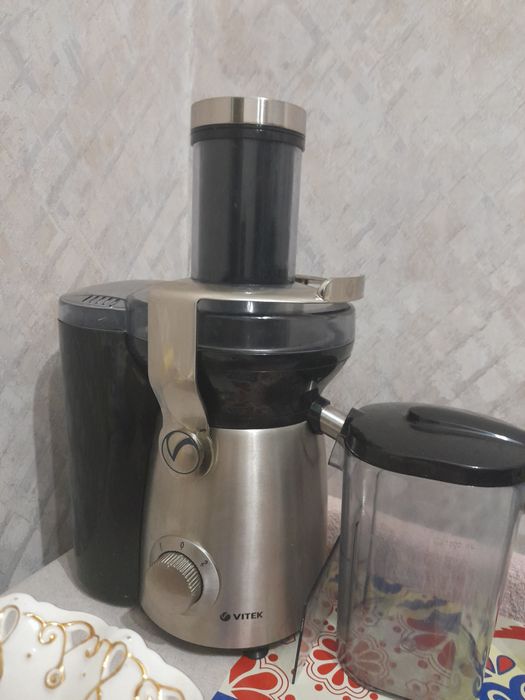 Соковыжималка продам